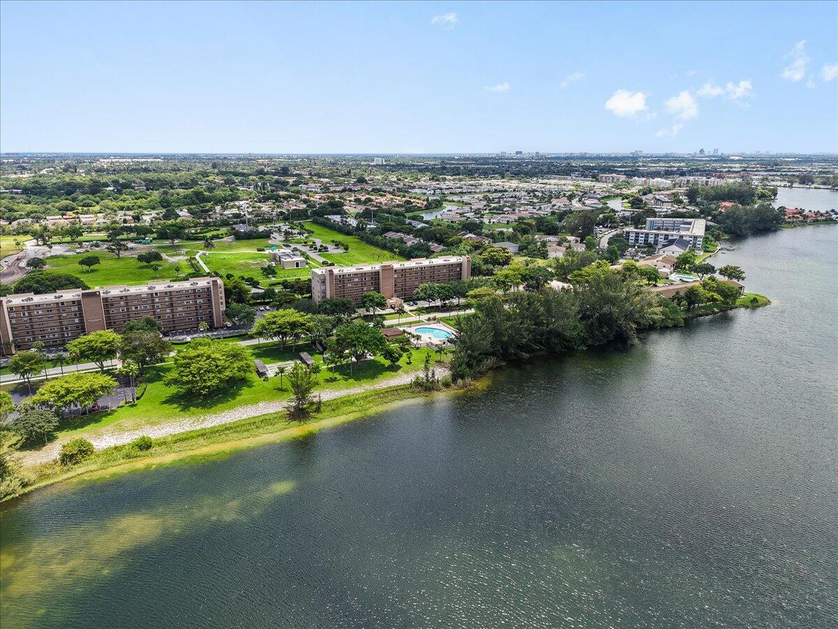 WATERS EDGE TOWERS CONDO - Residential