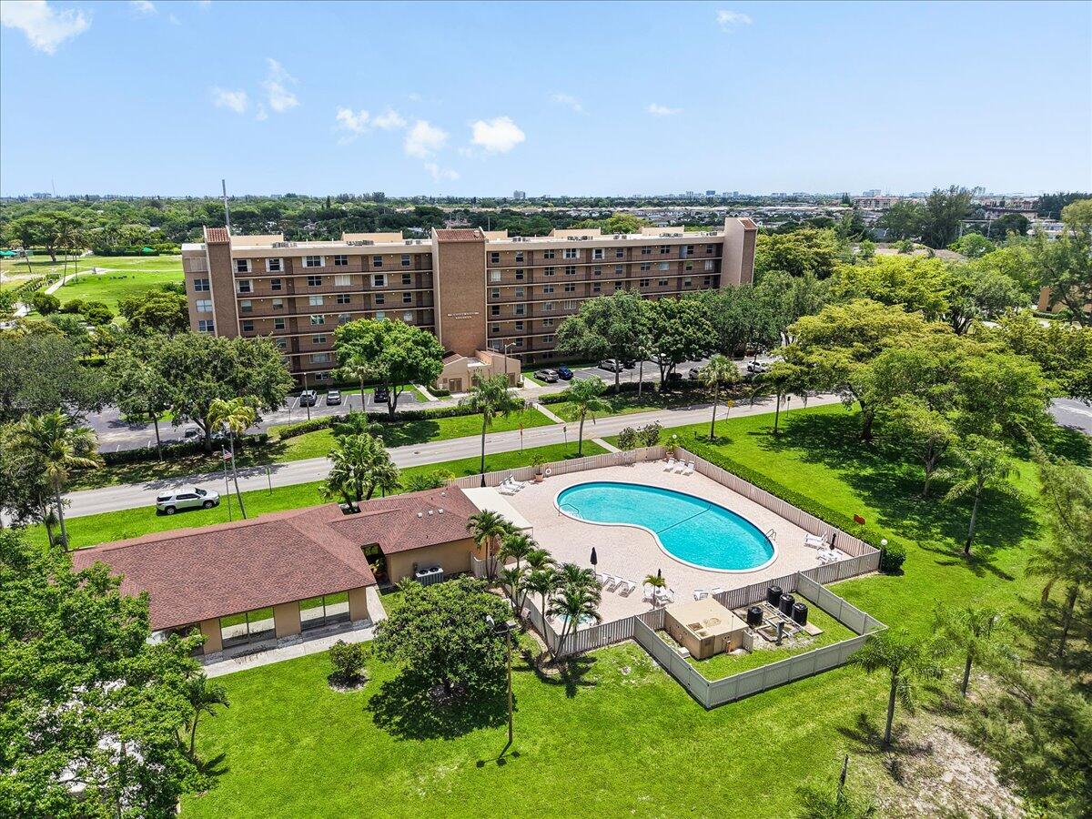 WATERS EDGE TOWERS CONDO - Residential