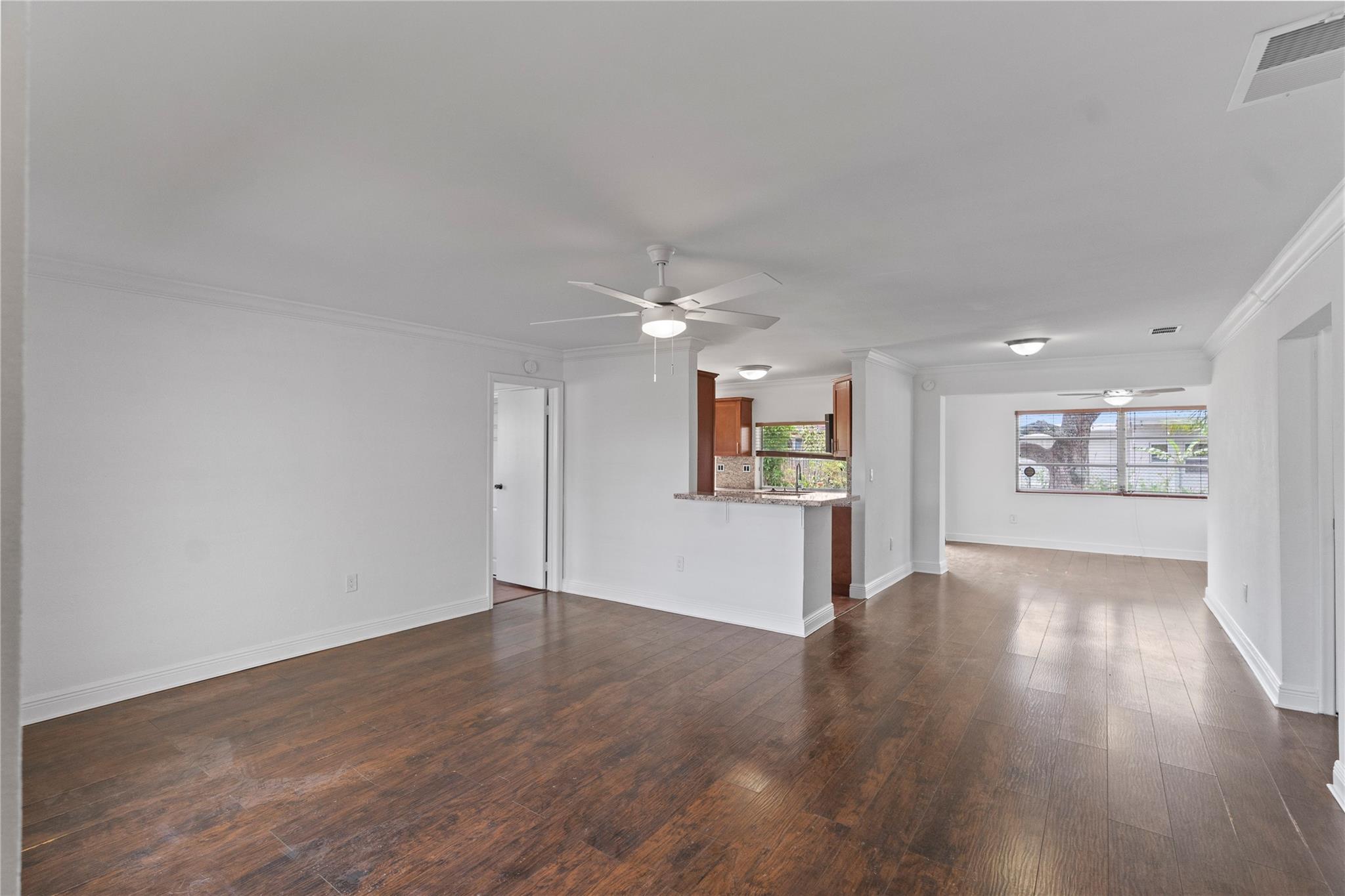 8470 NW 28th St, Sunrise, FL, 33322/$475,000 1 8470 NW 28th St