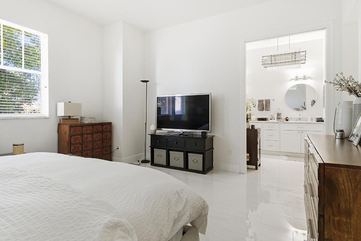 CITYSIDE CONDO - Residential