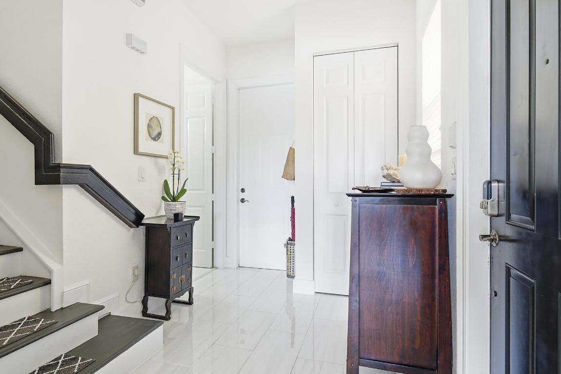 CITYSIDE CONDO - Residential