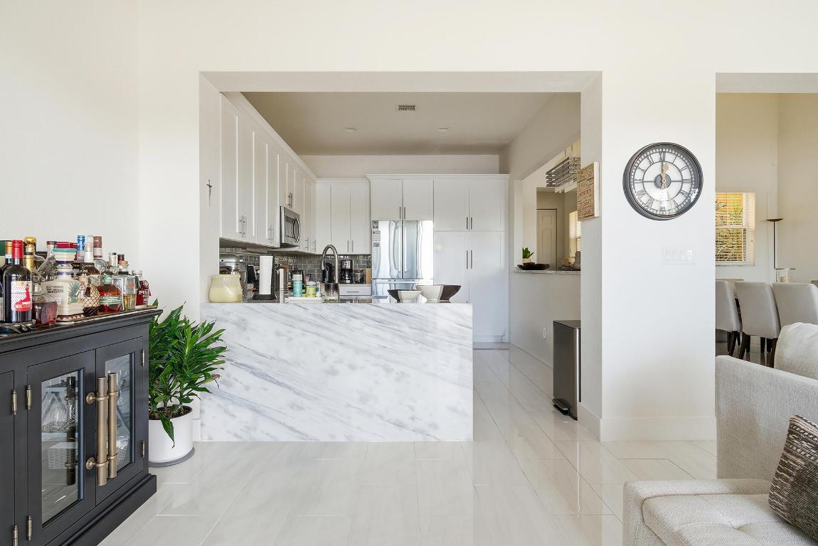 CITYSIDE CONDO - Residential