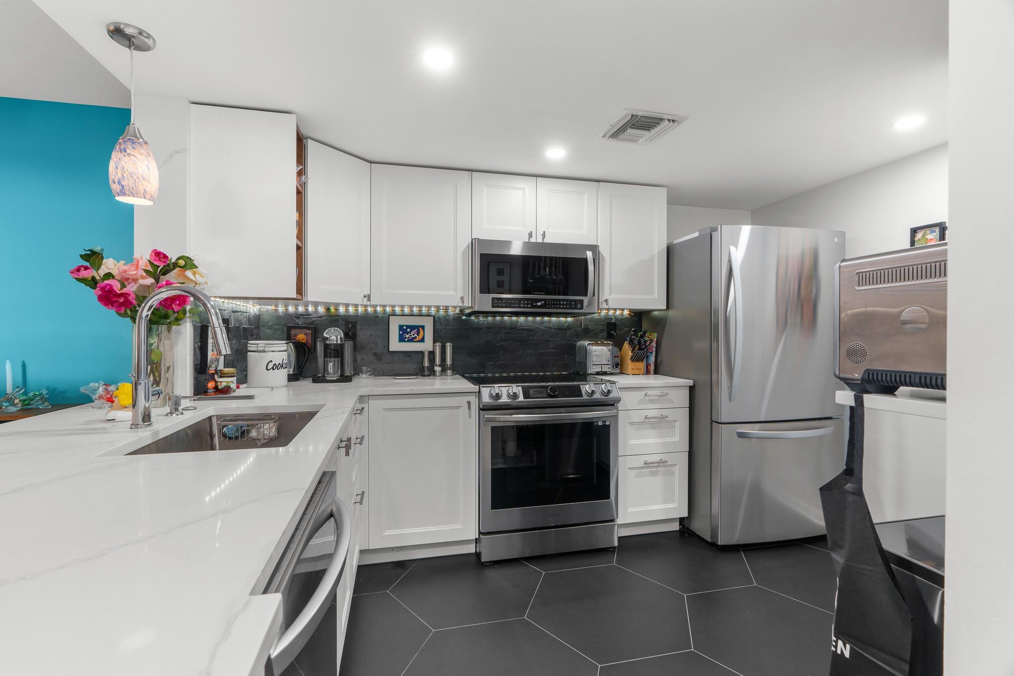 LAS OLAS BY THE RIVER - Residential