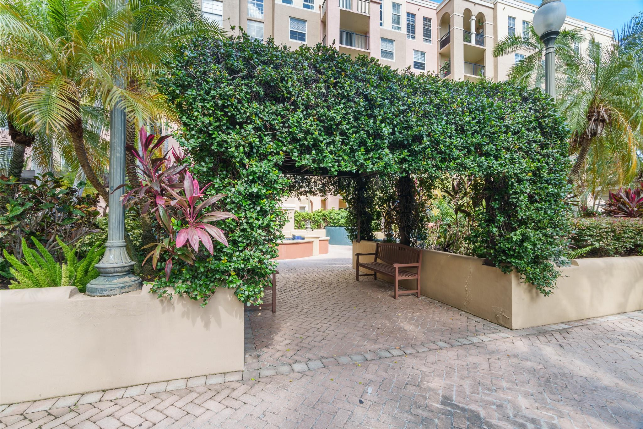 LAS OLAS BY THE RIVER - Residential