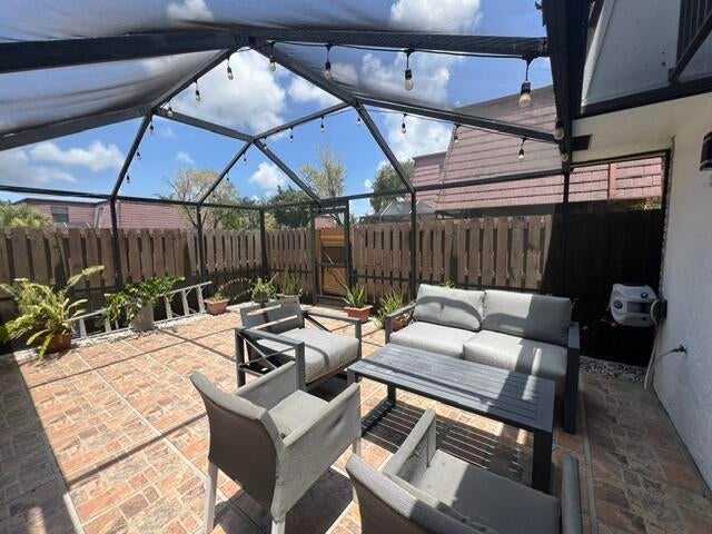 Photo of 7542 Courtyard Run E, Boca Raton, FL 33433 (MLS # B26081395)