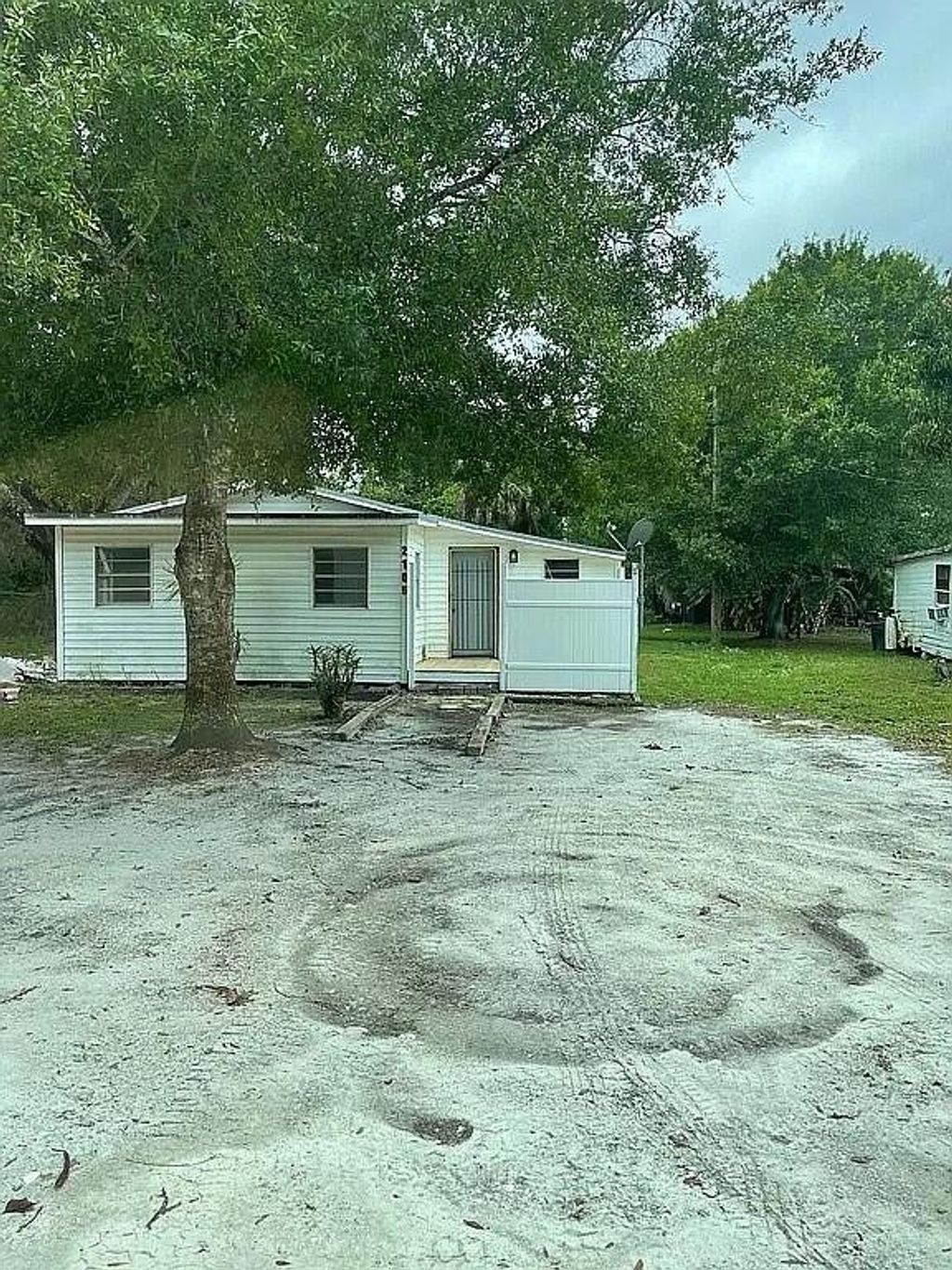 Photo of 2105 S 37th Street, Fort Pierce, FL 34947 (MLS # F10433208)