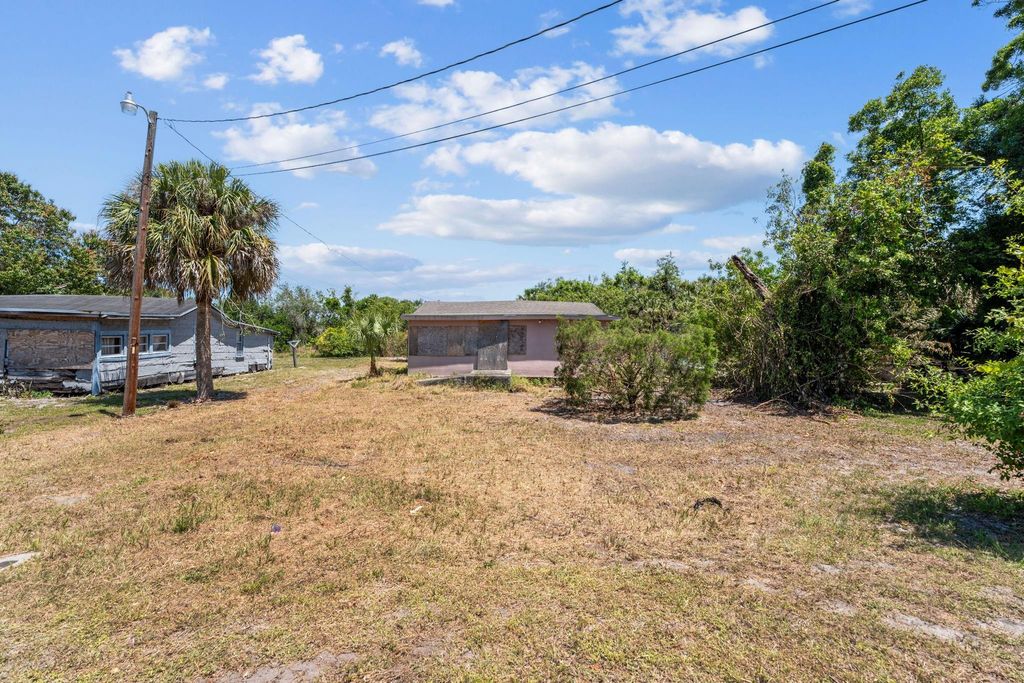 Photo of 4250 29th Ave, Vero Beach, FL 32967 (MLS # F10499129)