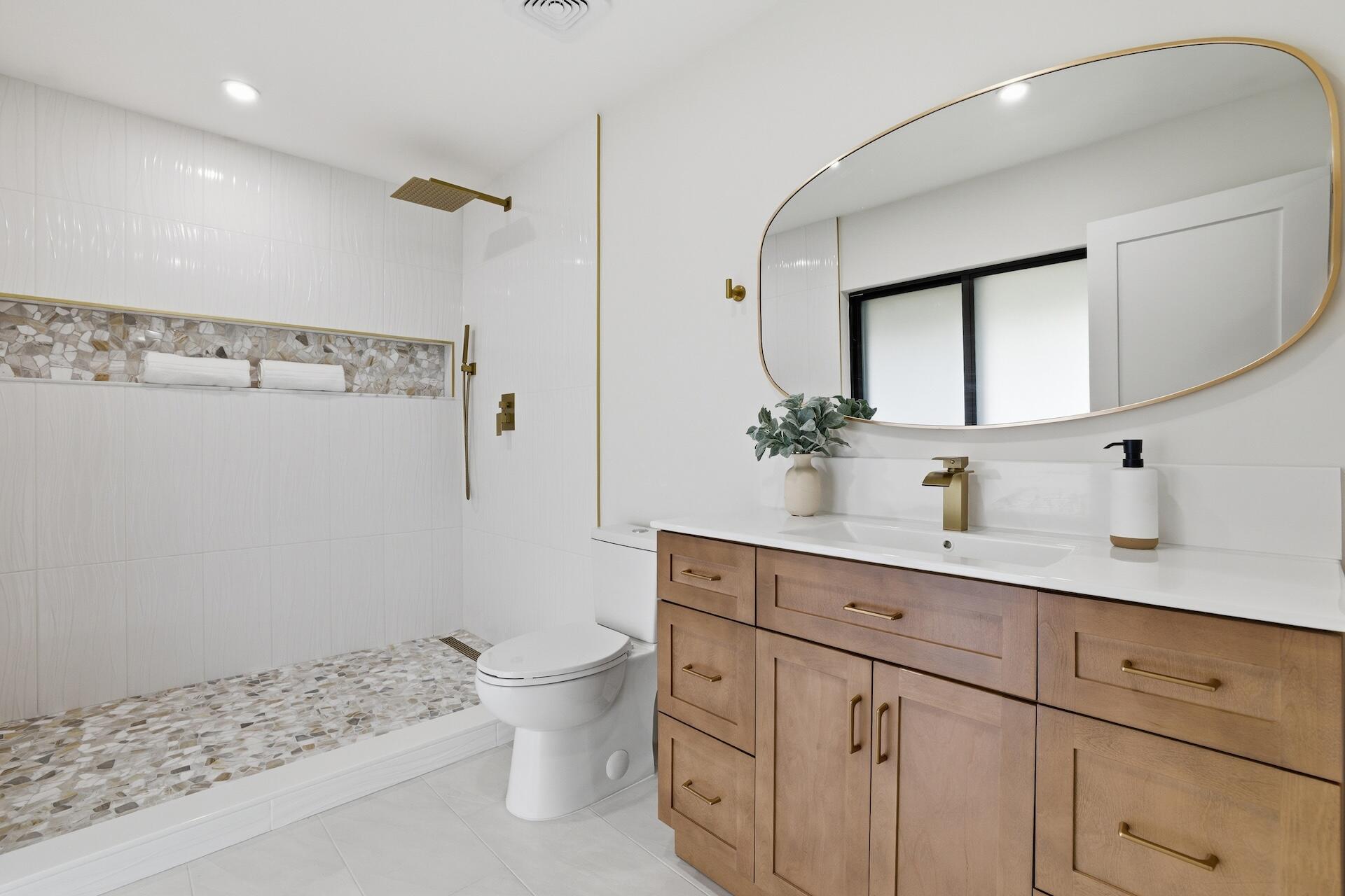 BANYAN LAKES - Residential