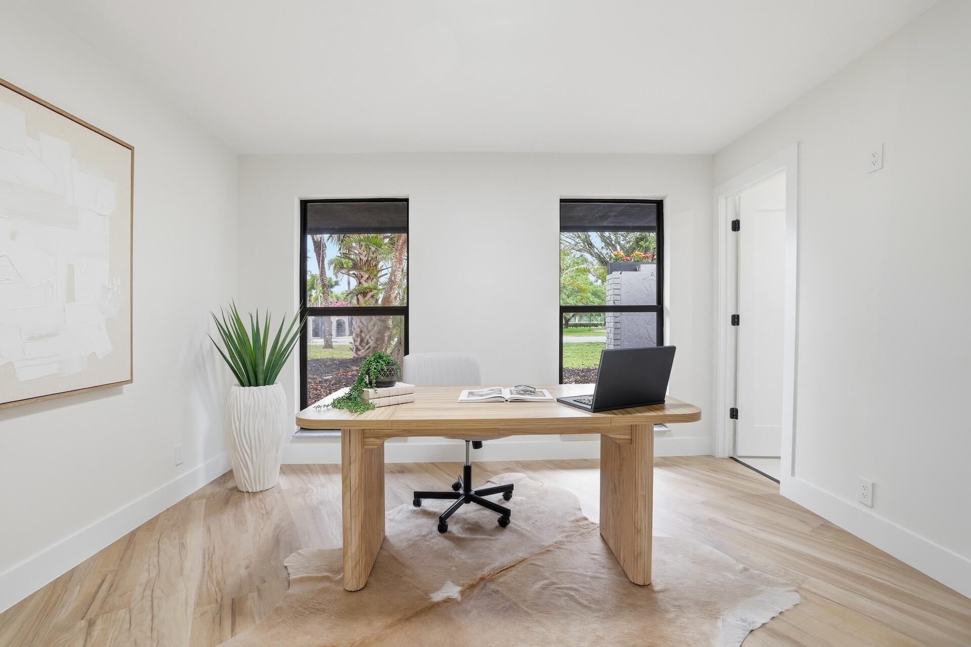 BANYAN LAKES - Residential