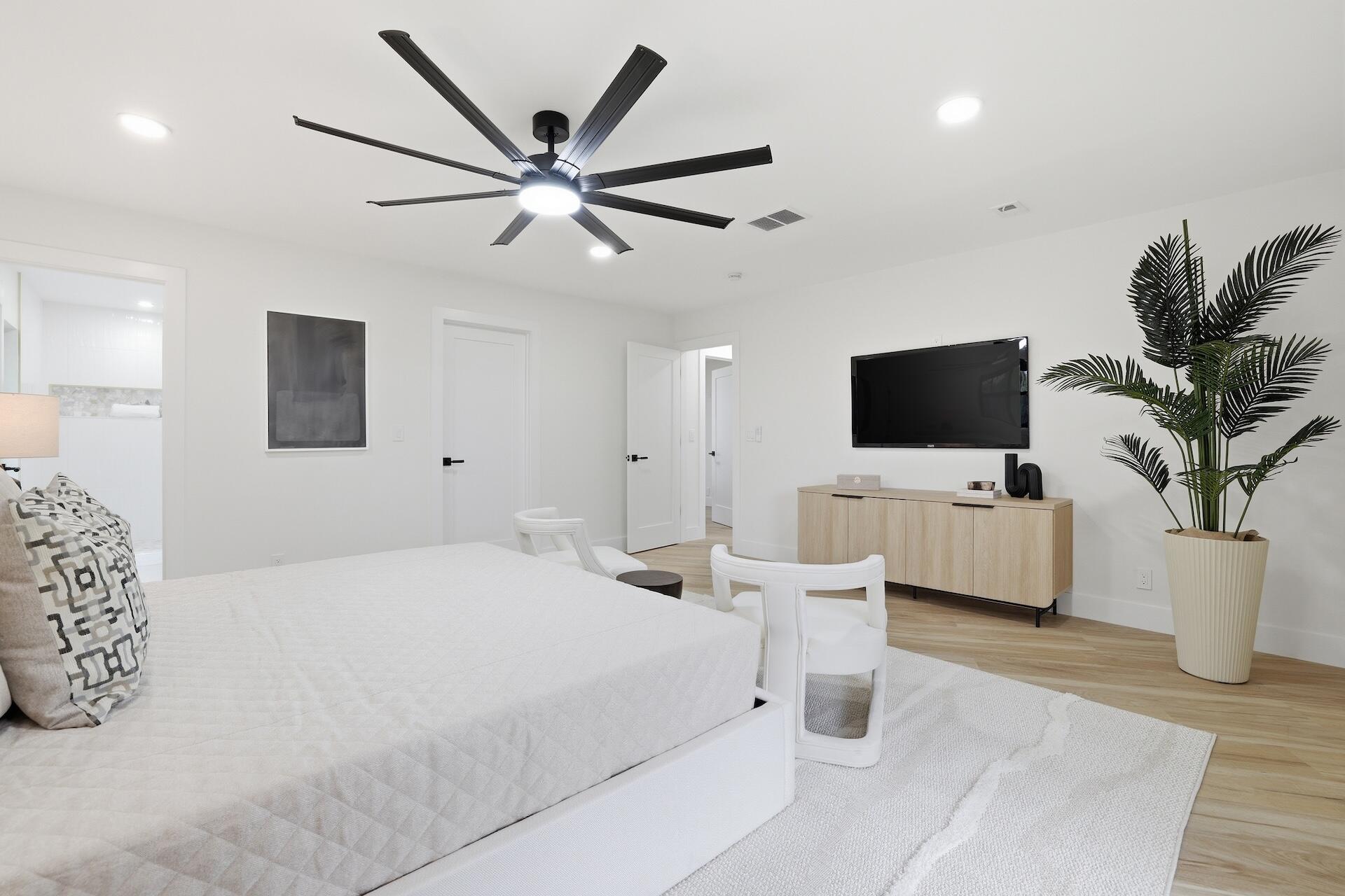 BANYAN LAKES - Residential