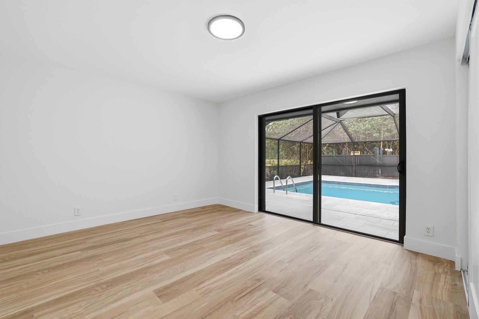 BANYAN LAKES - Residential