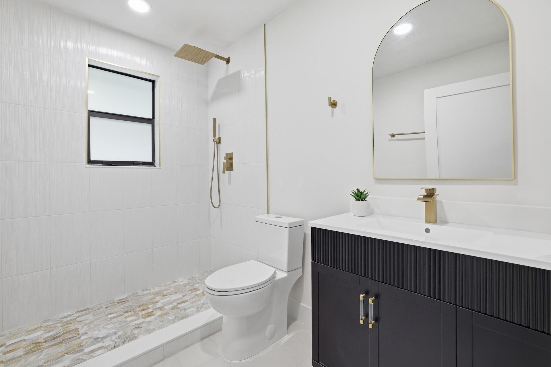 BANYAN LAKES - Residential