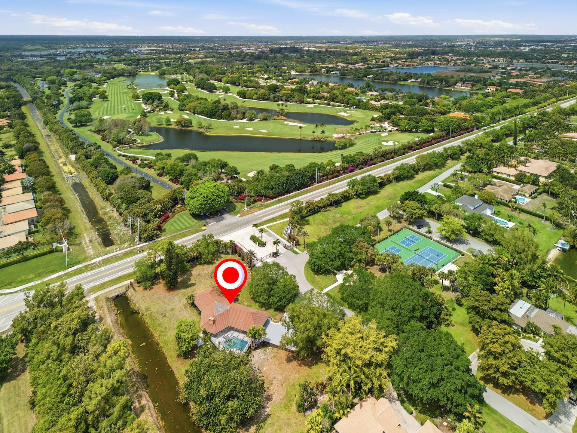 BANYAN LAKES - Residential