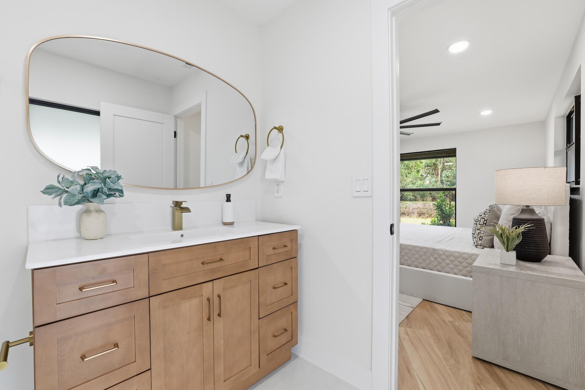 BANYAN LAKES - Residential