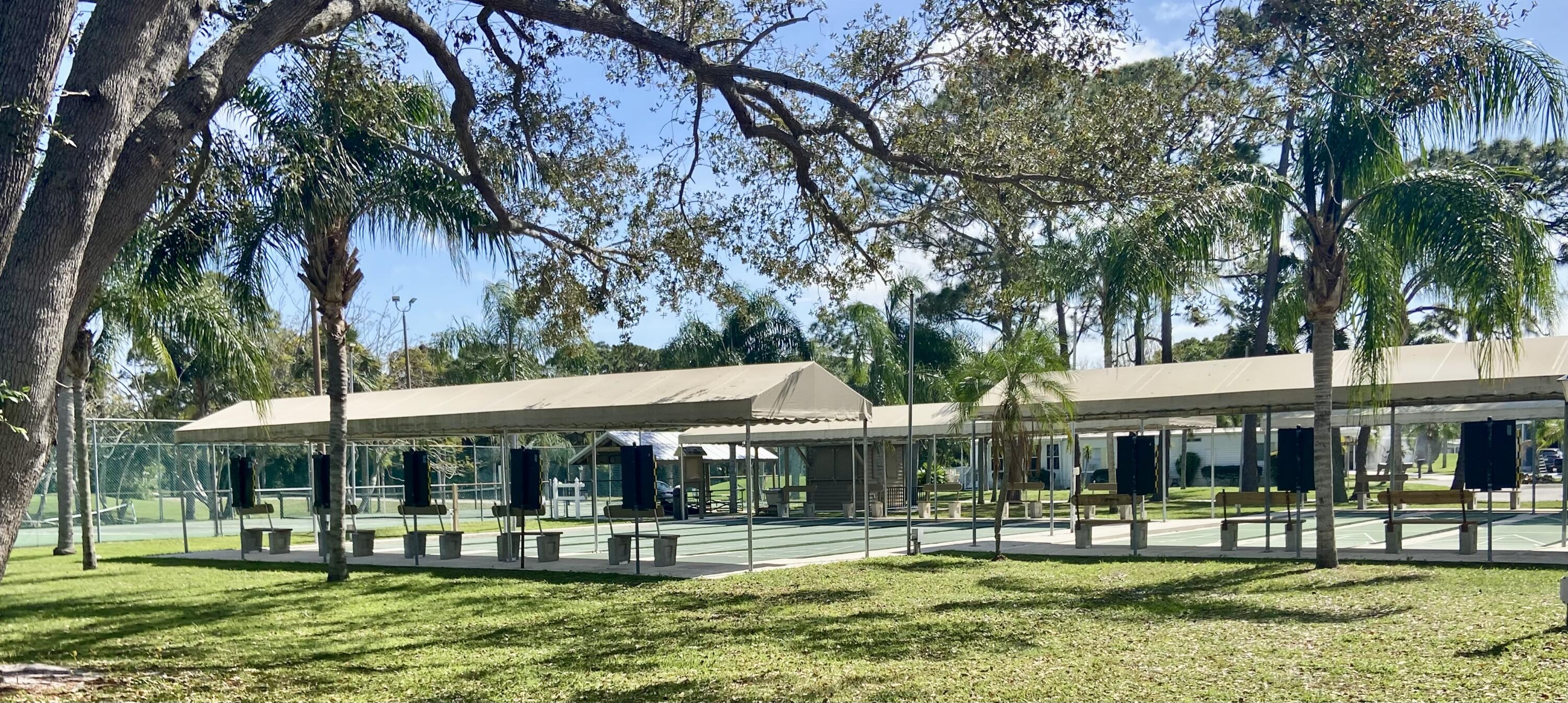 Spanish lakes golf village - Residential