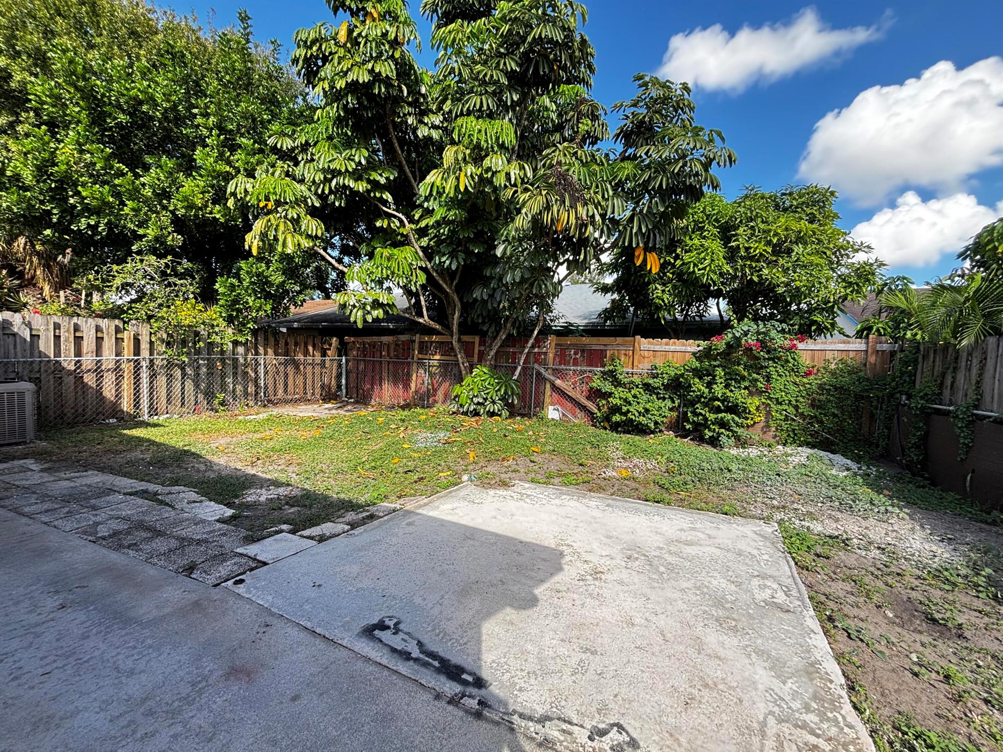 Elmwood Estates - Residential Lease