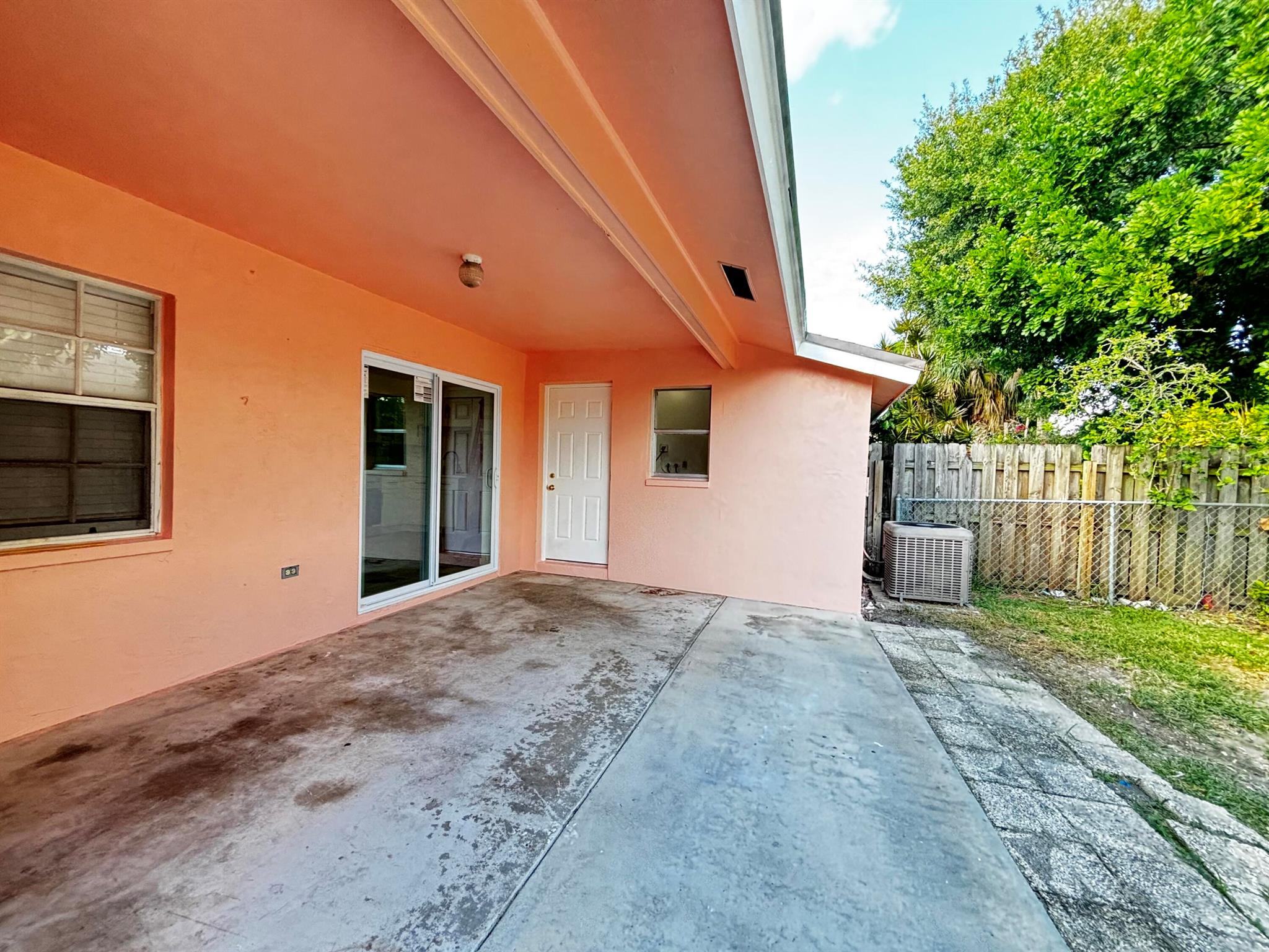 Elmwood Estates - Residential Lease