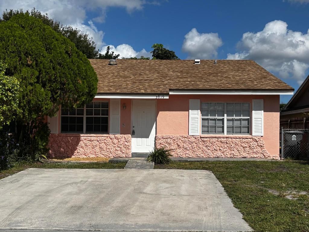 Photo of 3919 Wilshire Street, West Palm Beach, FL 33403 (MLS # R11139327)