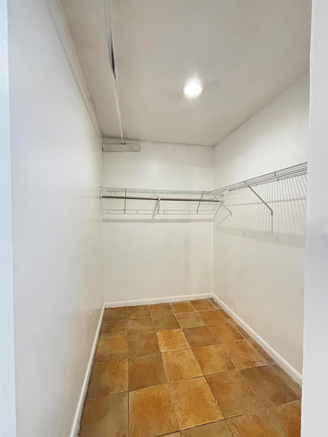 Elmwood Estates - Residential Lease