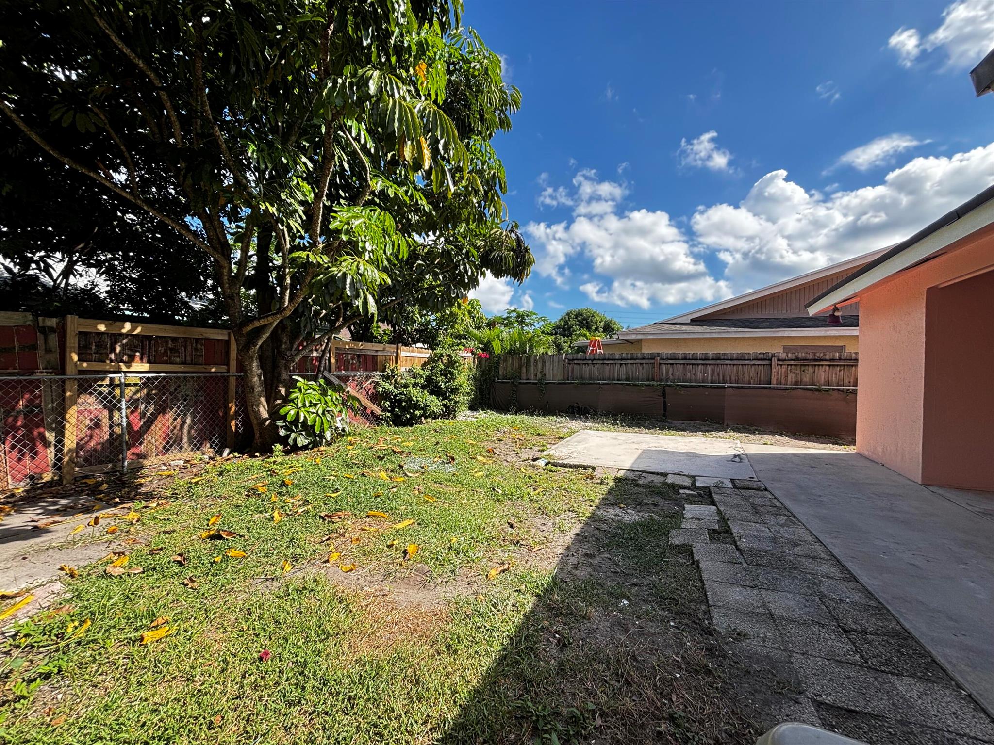 Elmwood Estates - Residential Lease