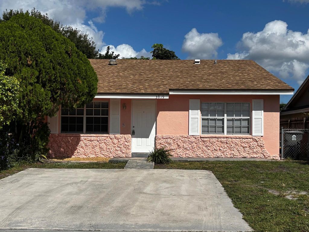 Photo of 3919 Wilshire Street, West Palm Beach, FL 33403 (MLS # R11139327)