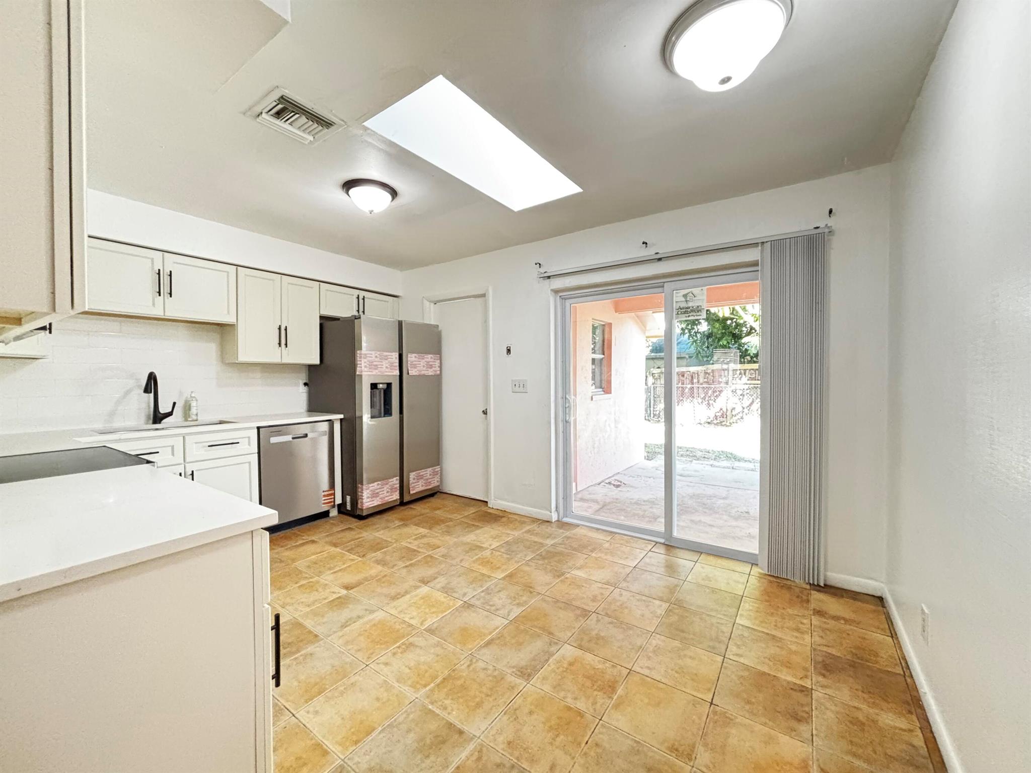 Elmwood Estates - Residential Lease