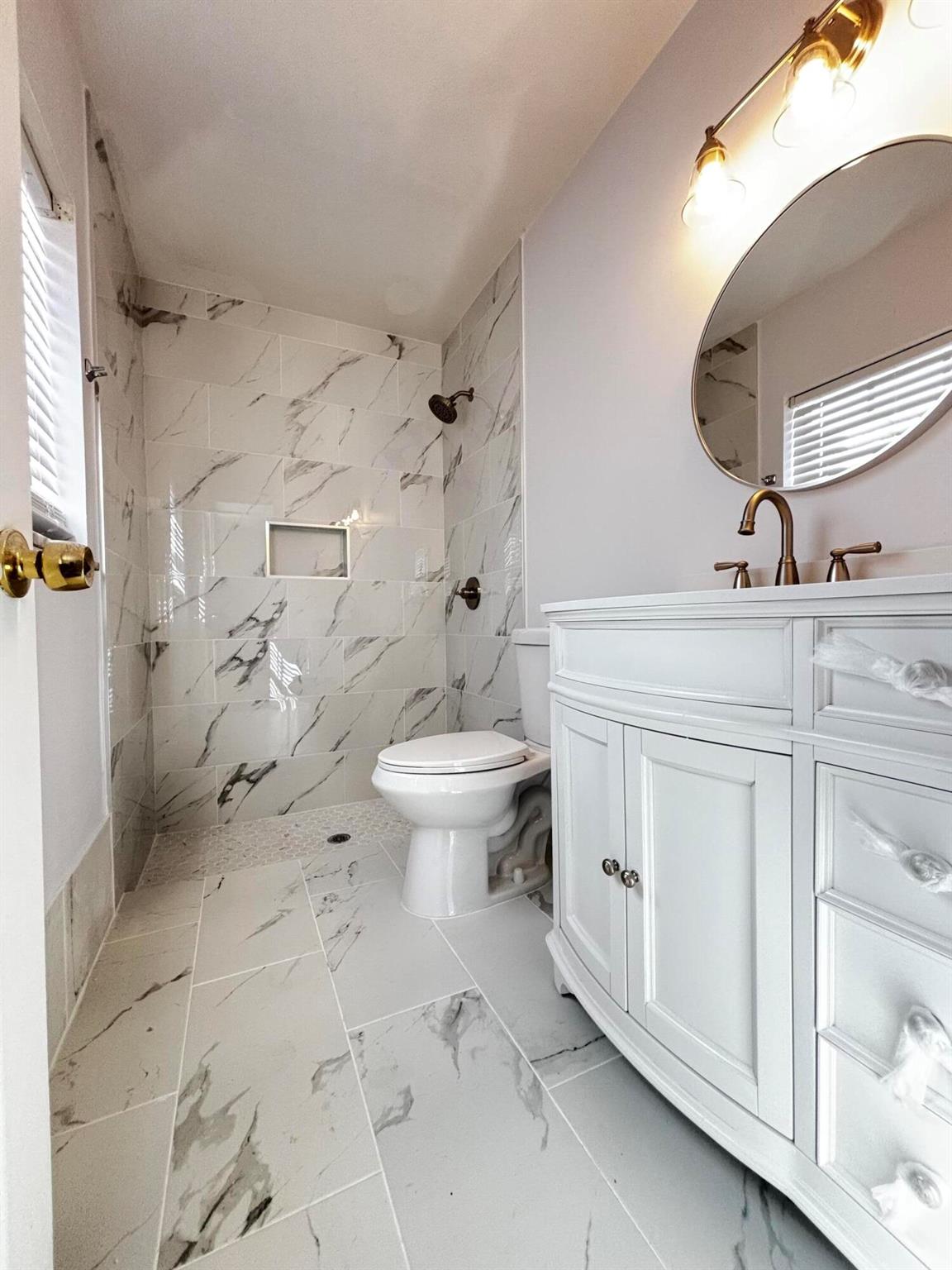 Elmwood Estates - Residential Lease