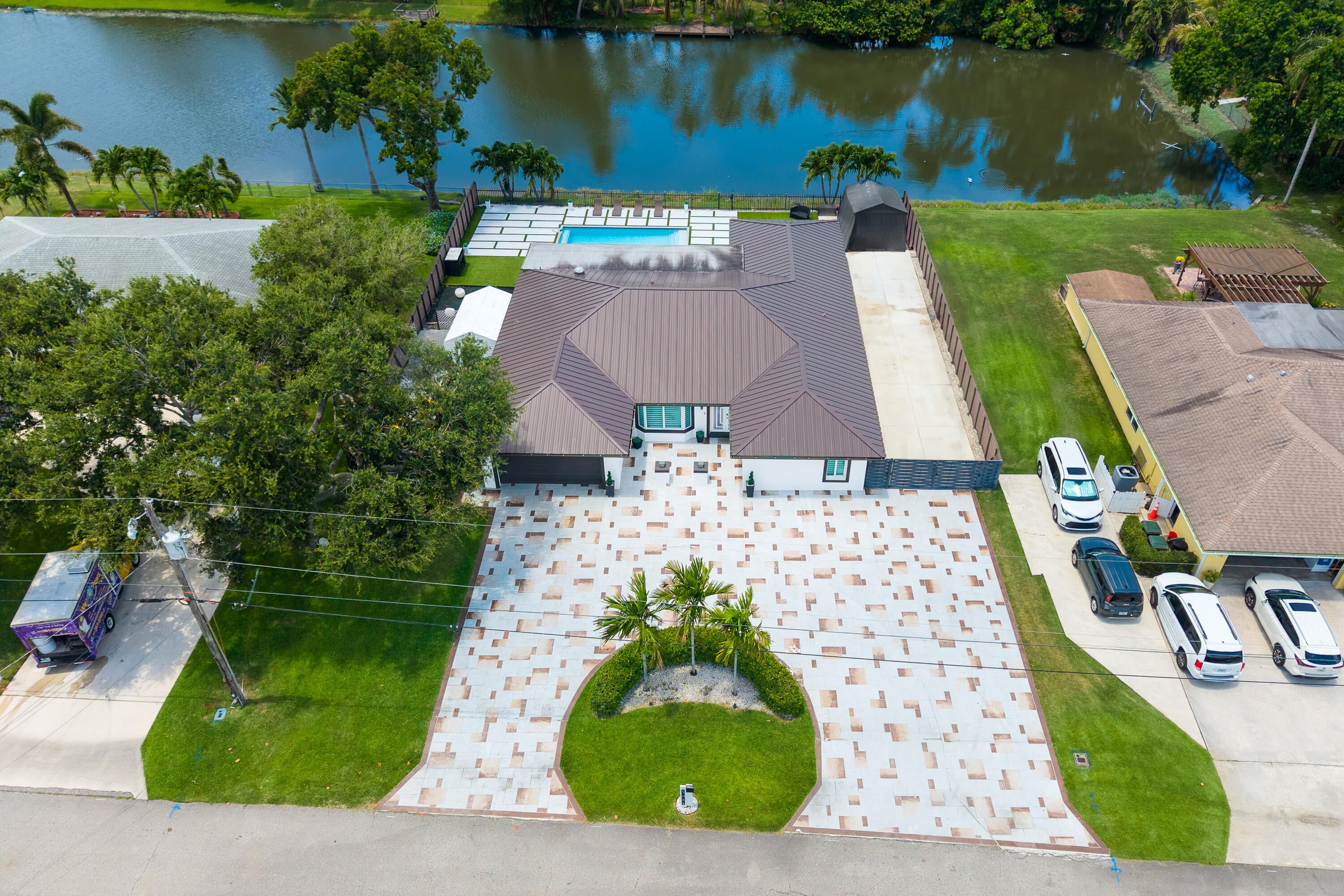 1821 Carissa Road
