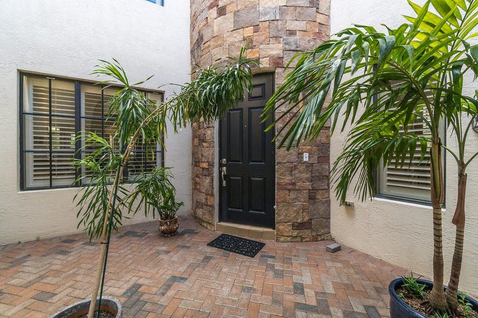 VERSAILLES - Residential