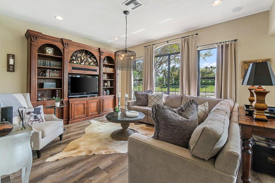 VERSAILLES - Residential