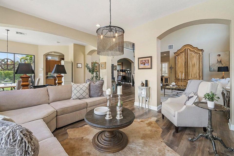 VERSAILLES - Residential