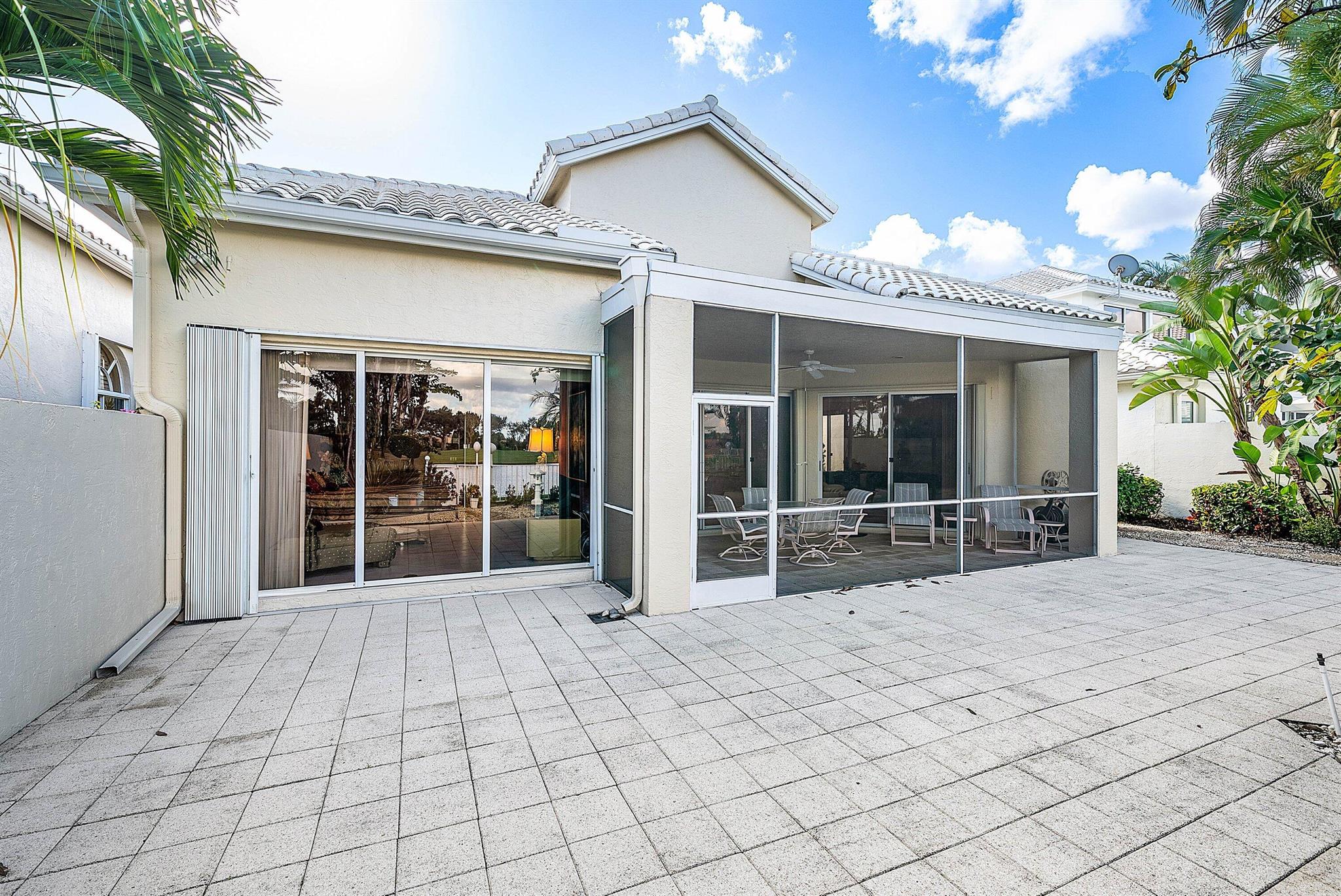 LAKES OF SUTTON / POLO CL - Residential