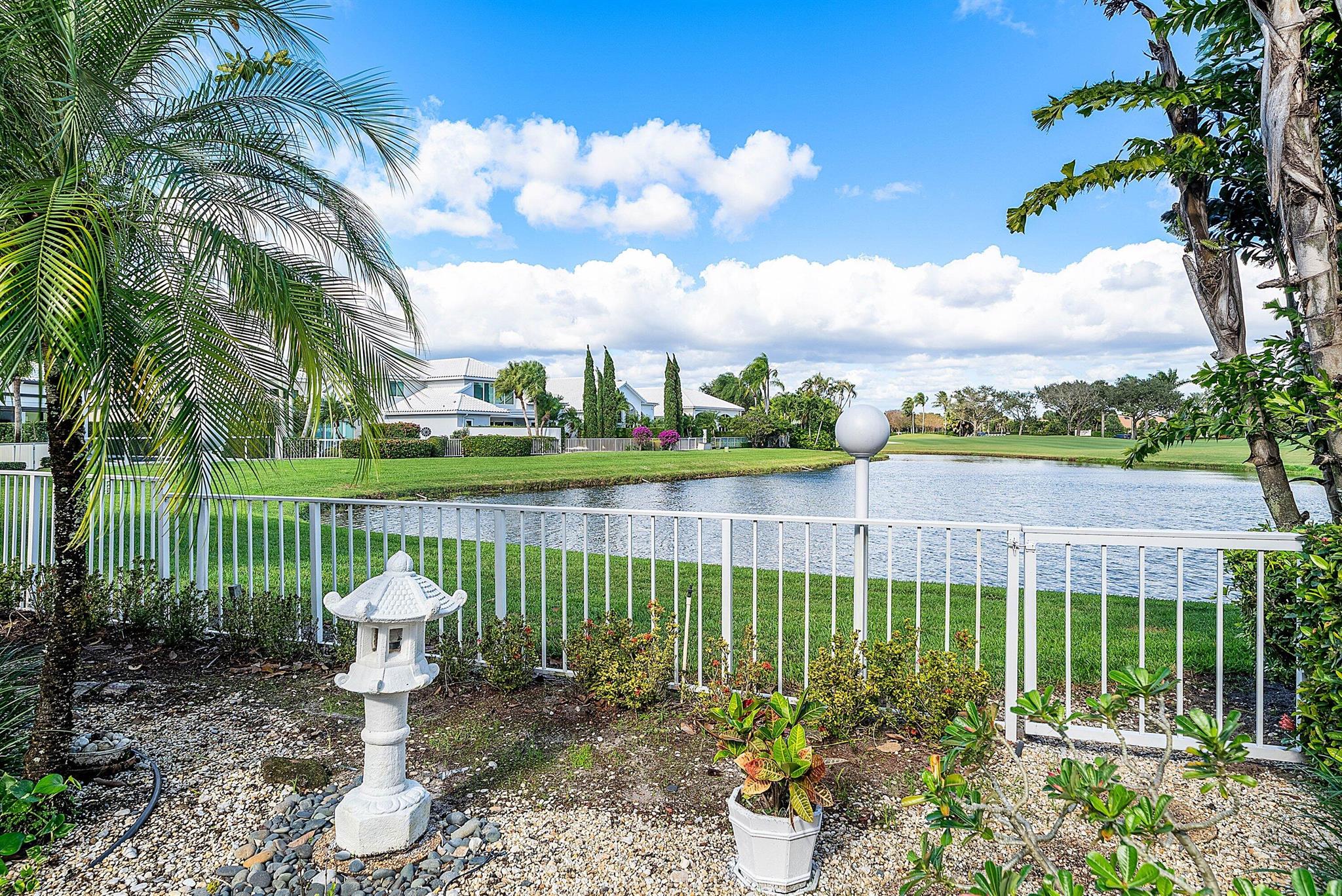 LAKES OF SUTTON / POLO CL - Residential