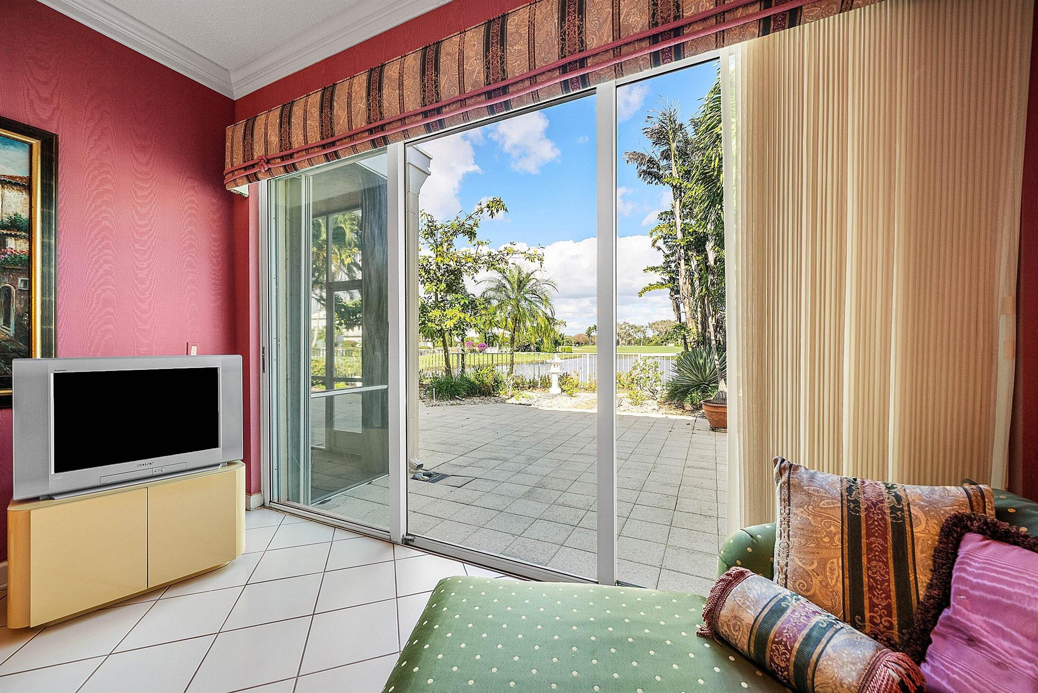 LAKES OF SUTTON / POLO CL - Residential