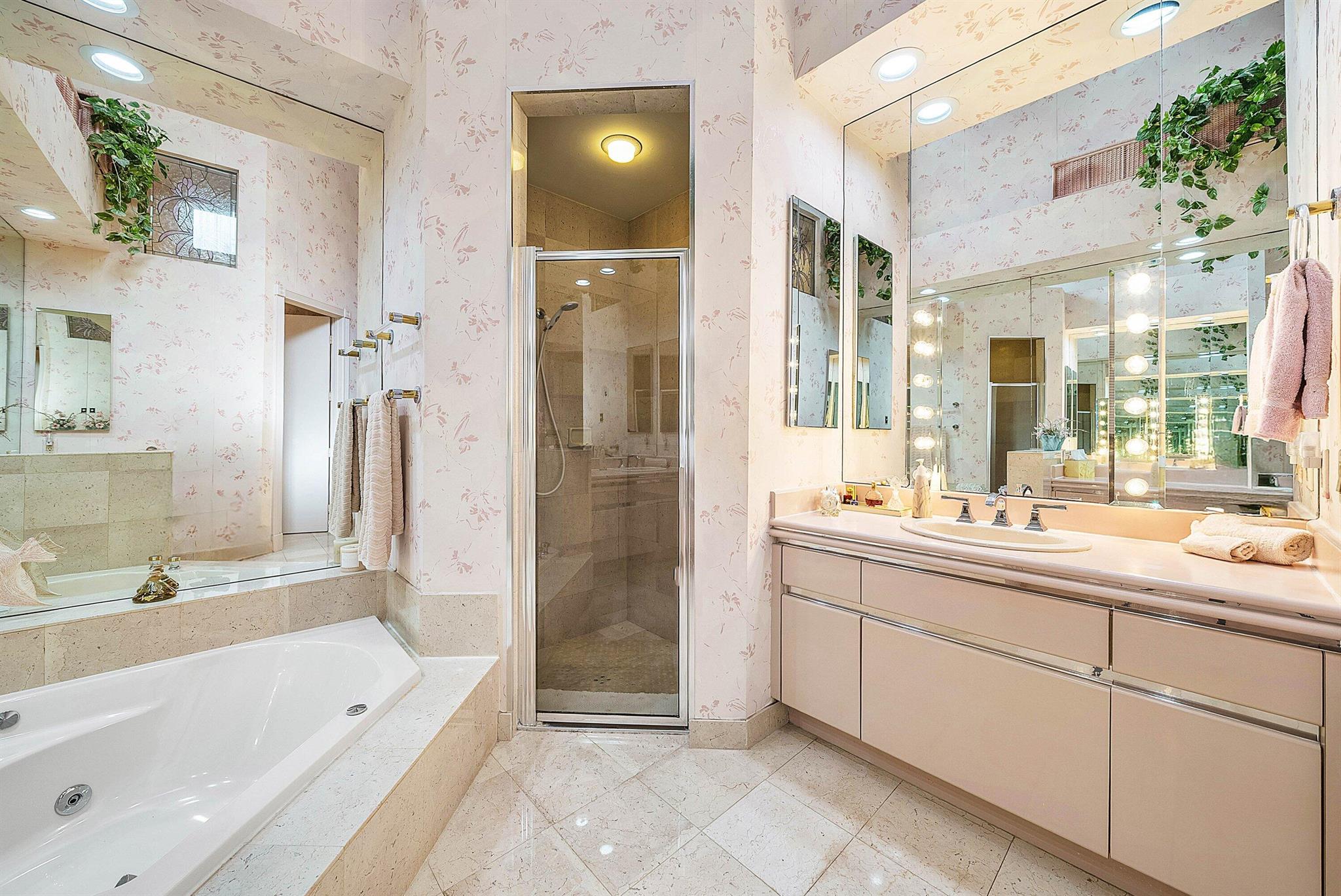 LAKES OF SUTTON / POLO CL - Residential