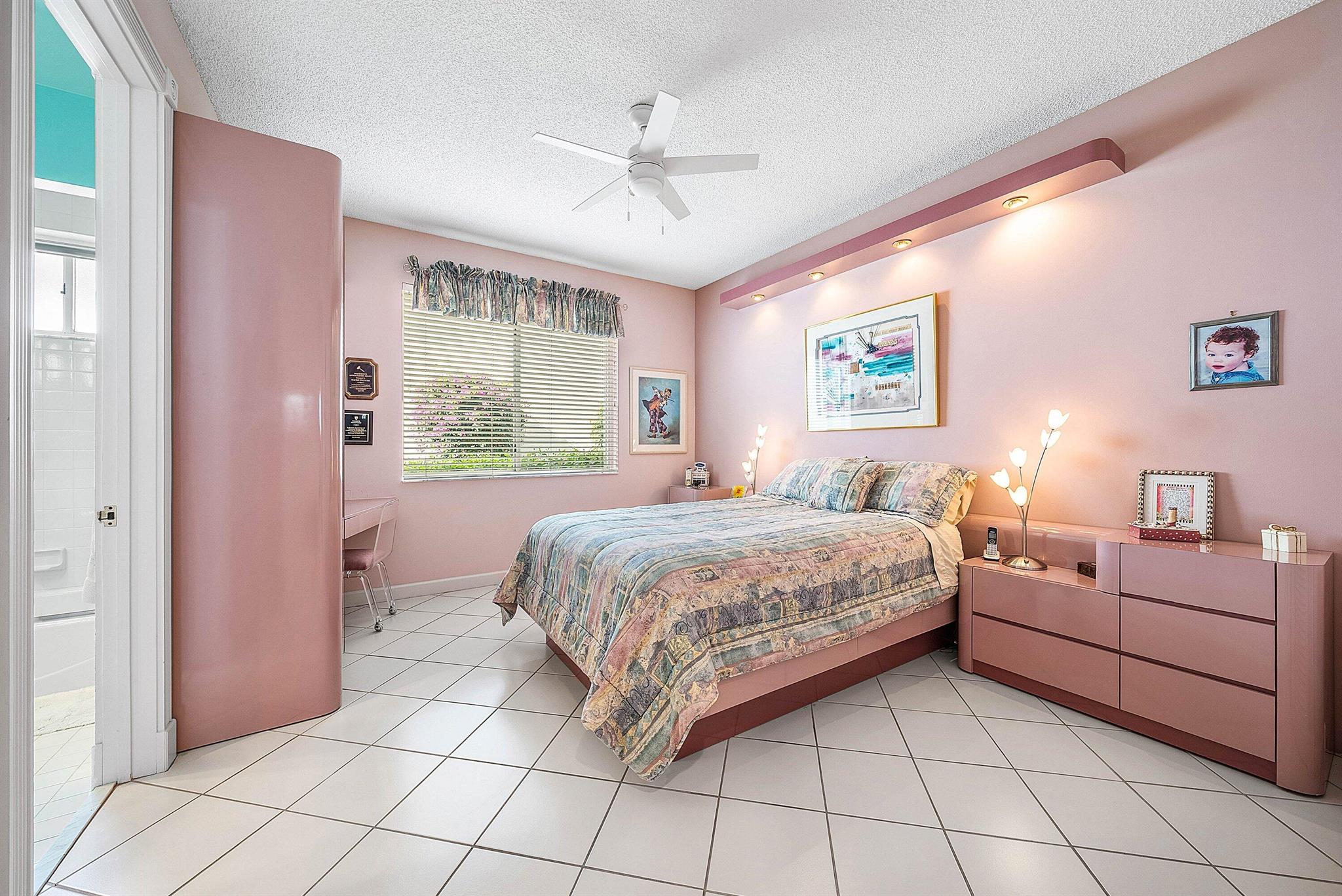 LAKES OF SUTTON / POLO CL - Residential