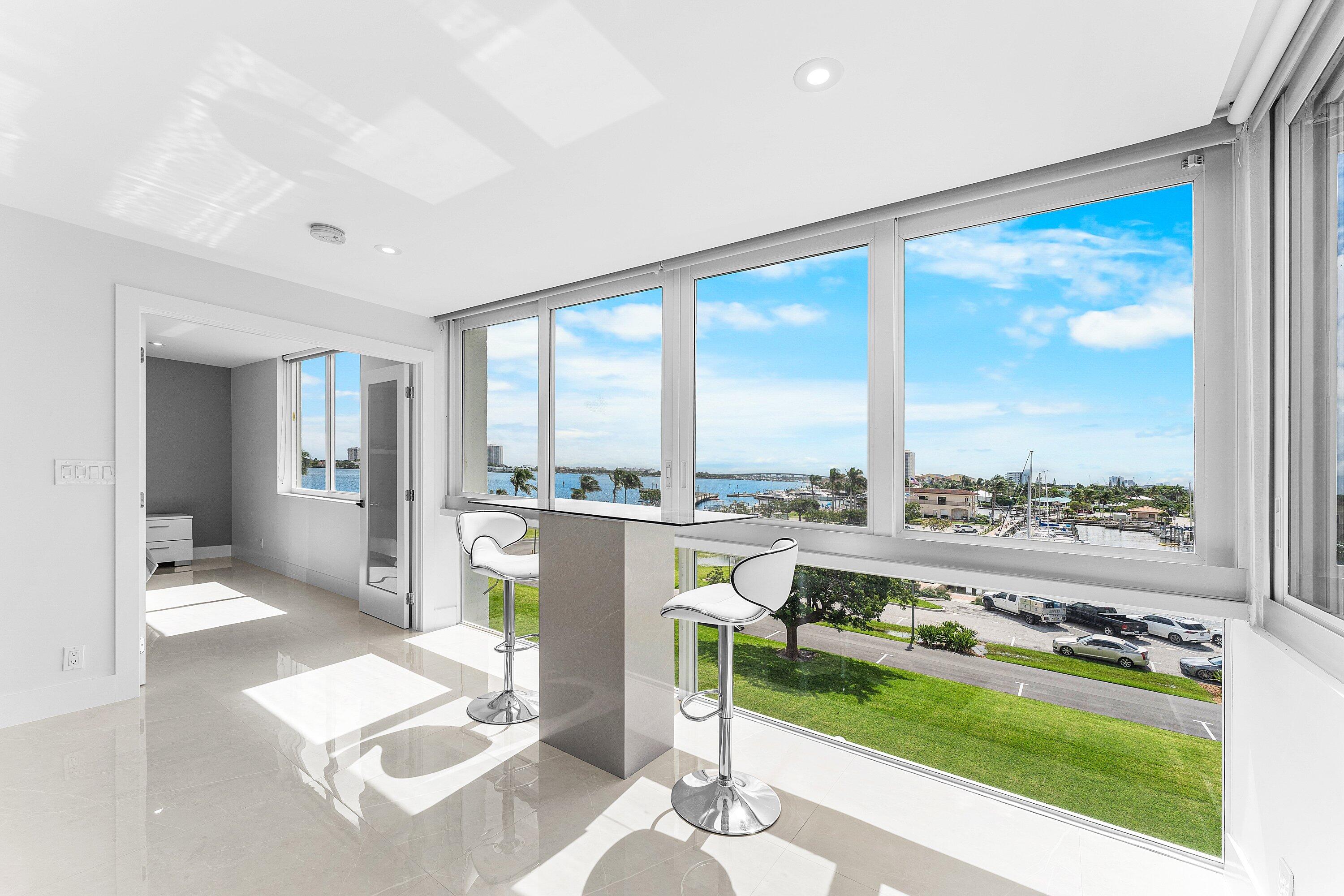 LAKE HARBOUR TOWERS CONDO - Residential