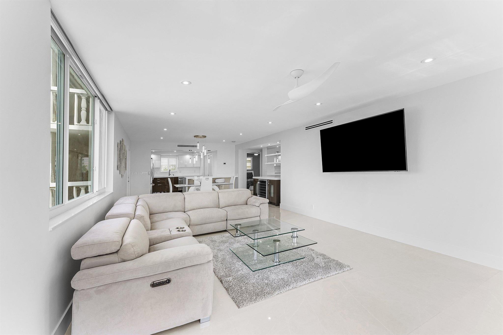 LAKE HARBOUR TOWERS CONDO - Residential