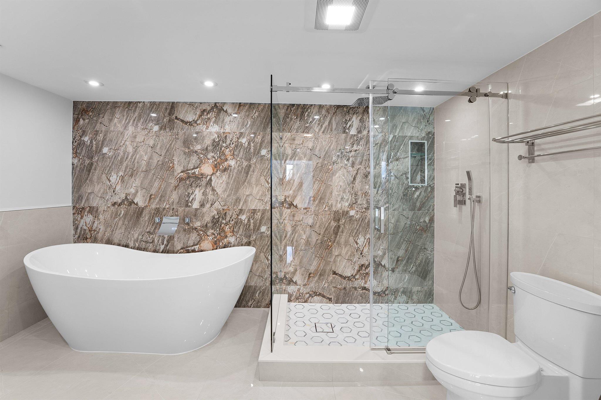 LAKE HARBOUR TOWERS CONDO - Residential