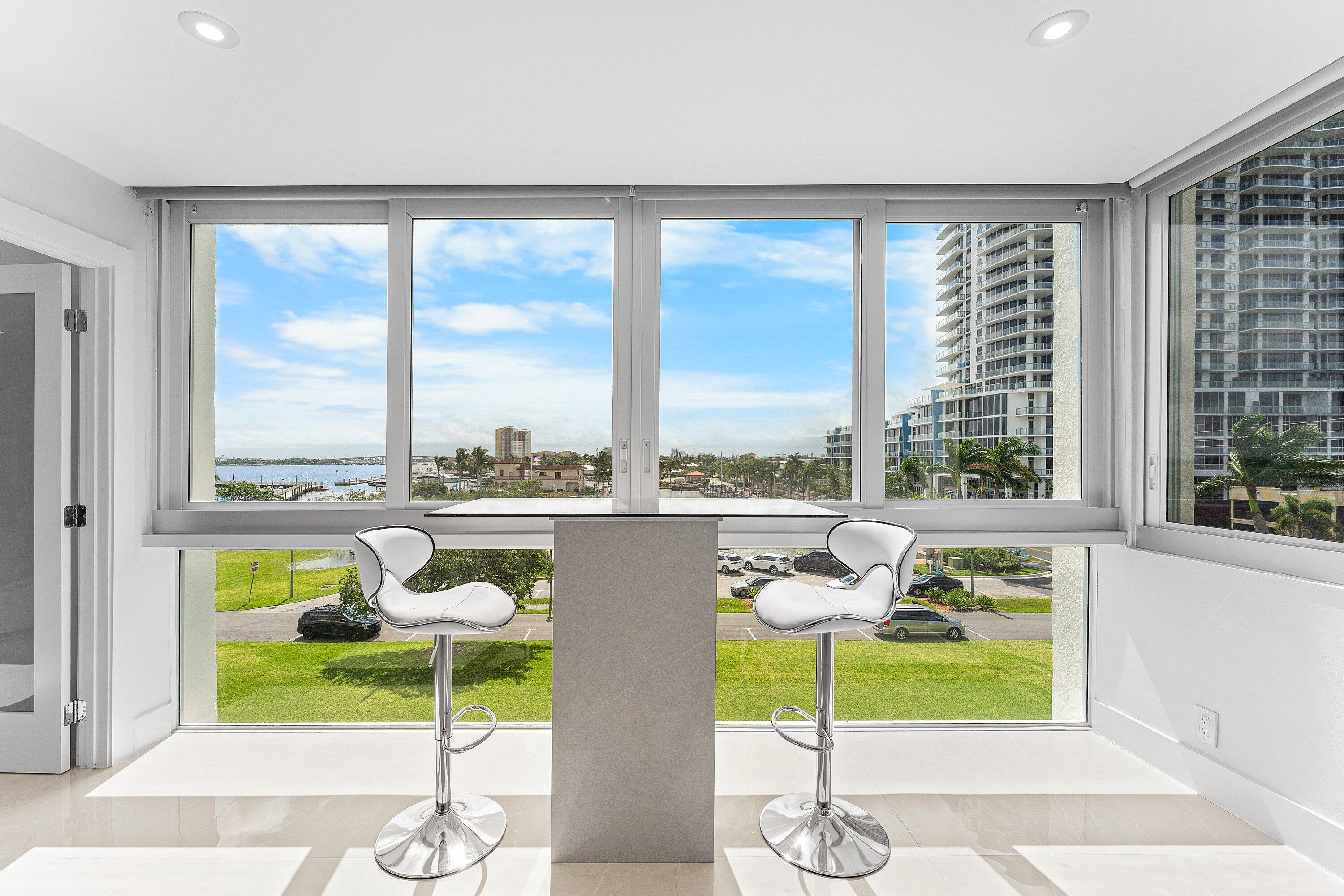 LAKE HARBOUR TOWERS CONDO - Residential