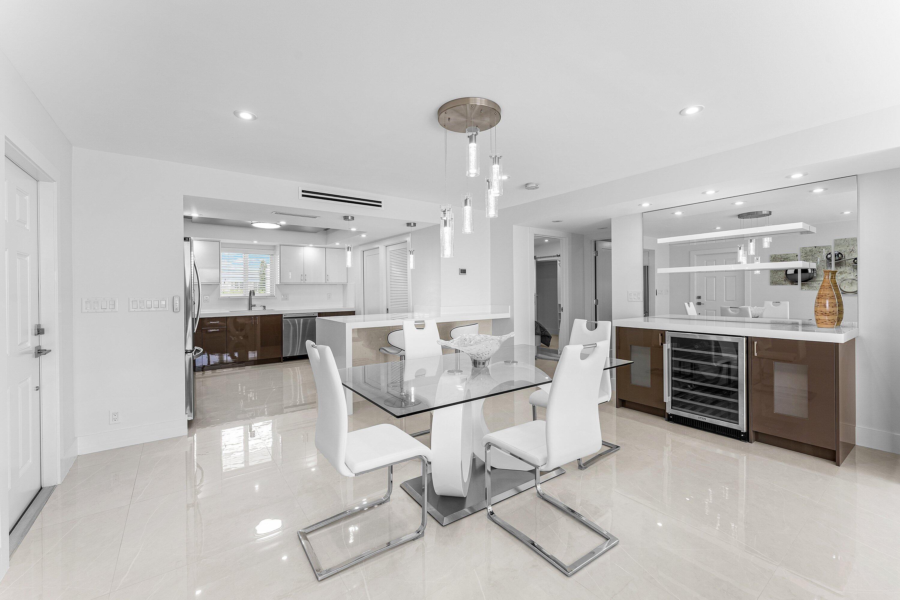 LAKE HARBOUR TOWERS CONDO - Residential