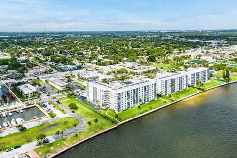 301 Lake Shore Drive 411 Lake Park FL 33403