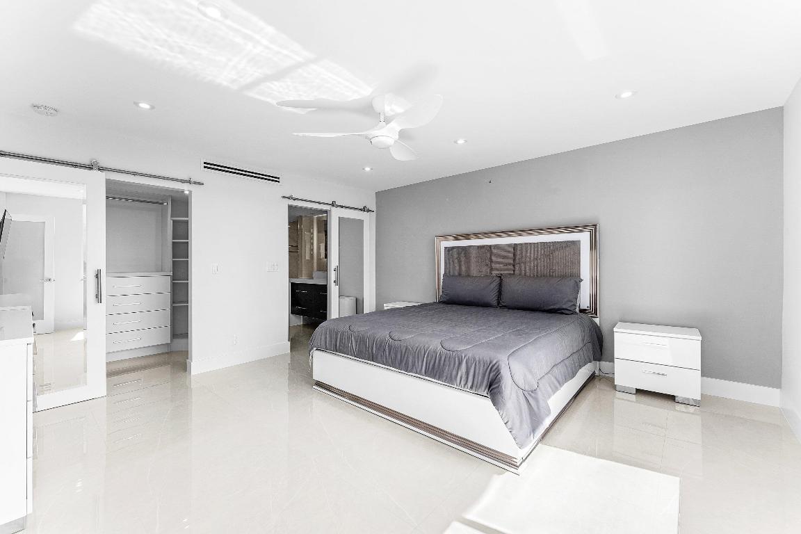 LAKE HARBOUR TOWERS CONDO - Residential