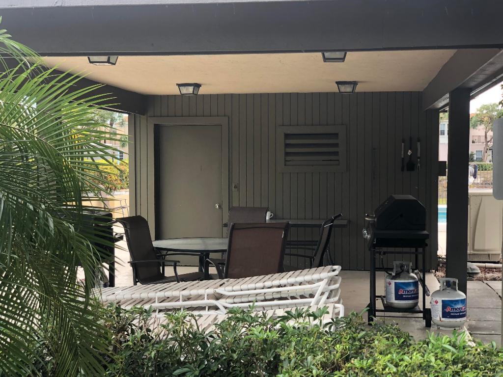 DELRAY OAKS CONDO - Residential