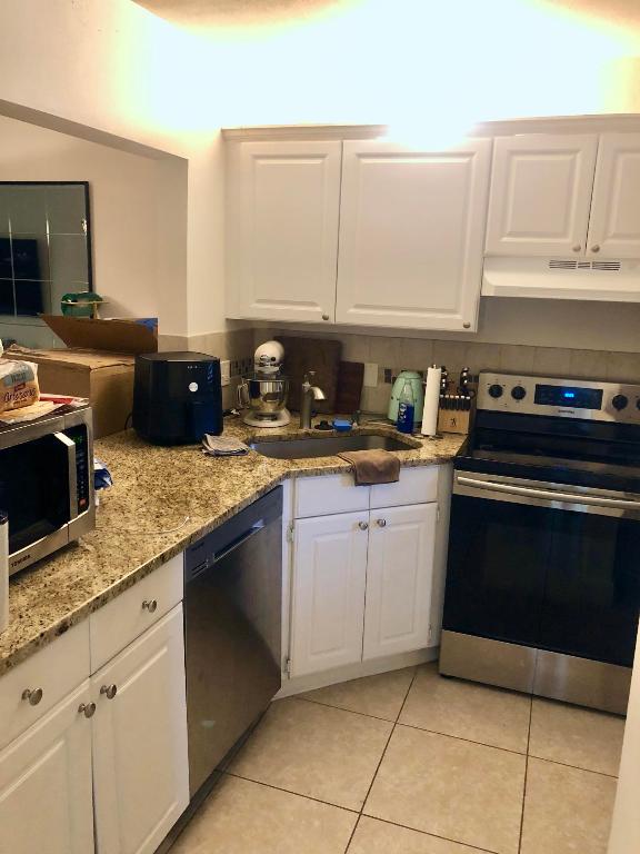 DELRAY OAKS CONDO - Residential