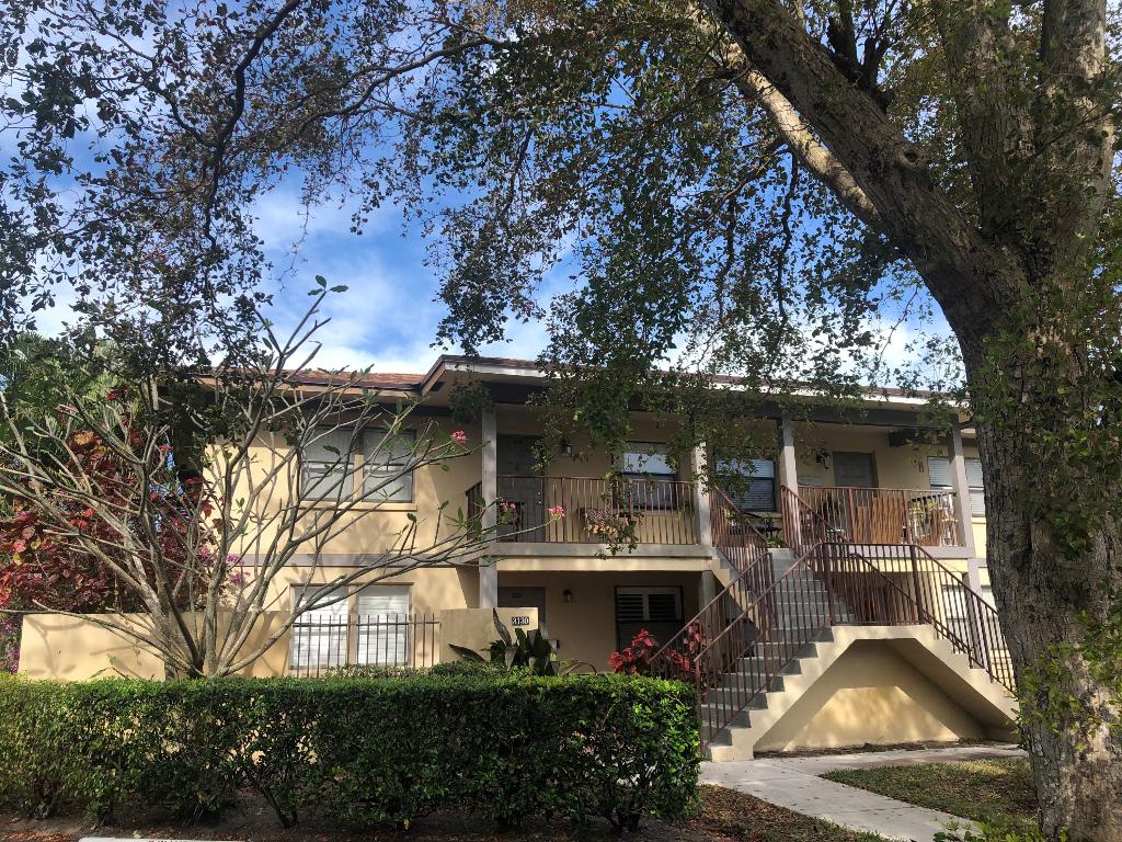 DELRAY OAKS CONDO - Residential