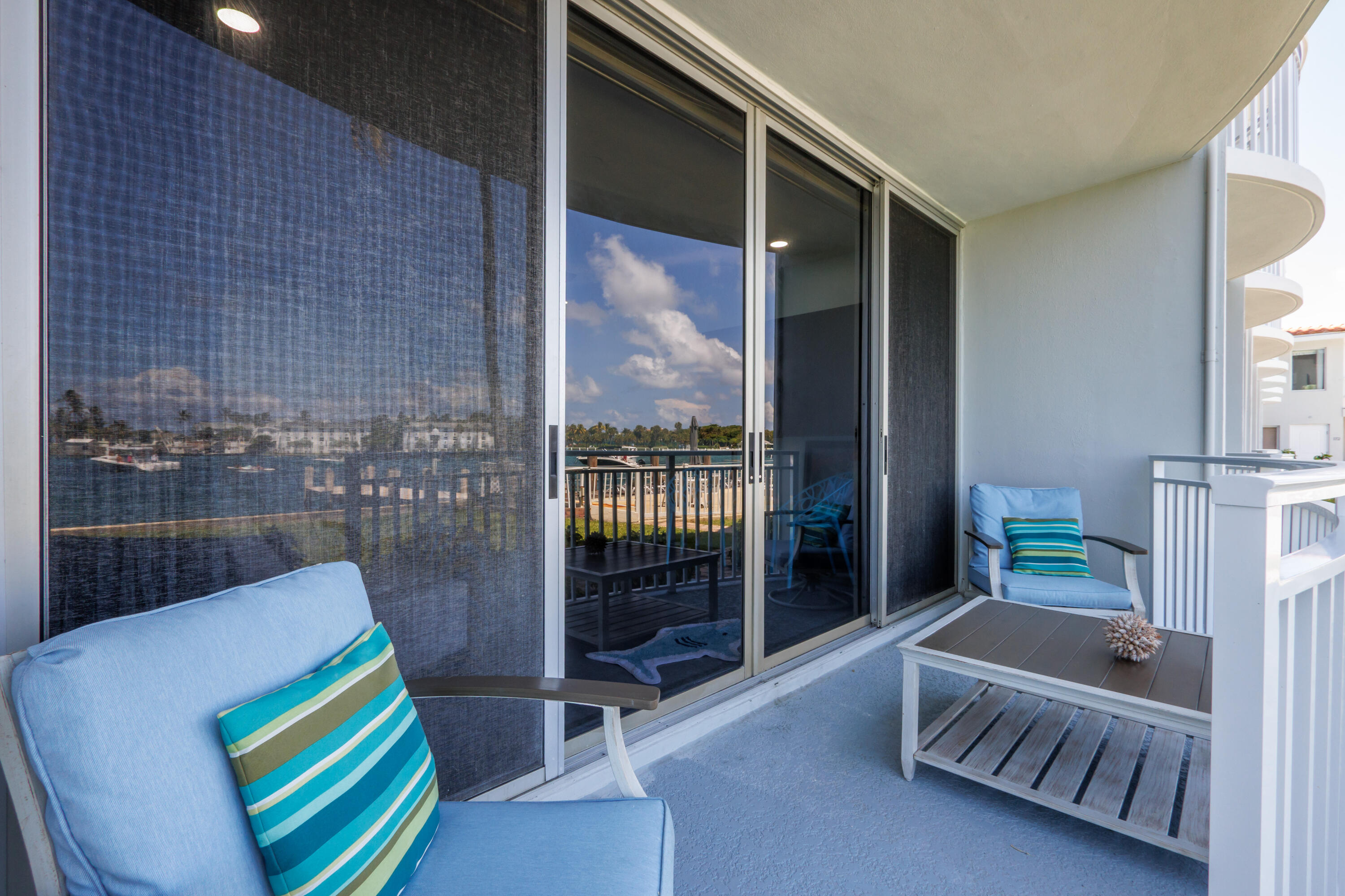 HILLSBORO SHORES EXECUTIVE - Residential