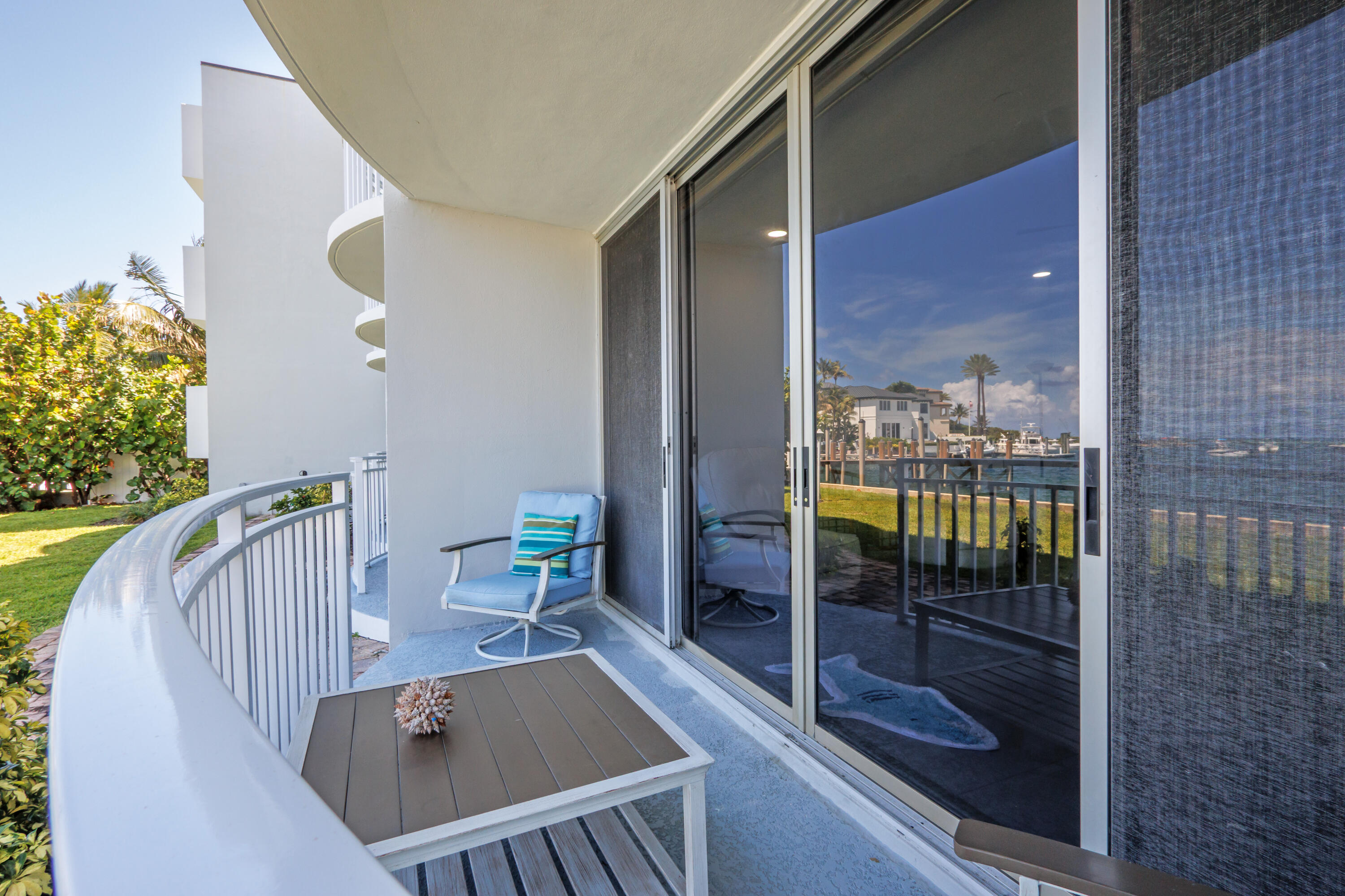 HILLSBORO SHORES EXECUTIVE - Residential