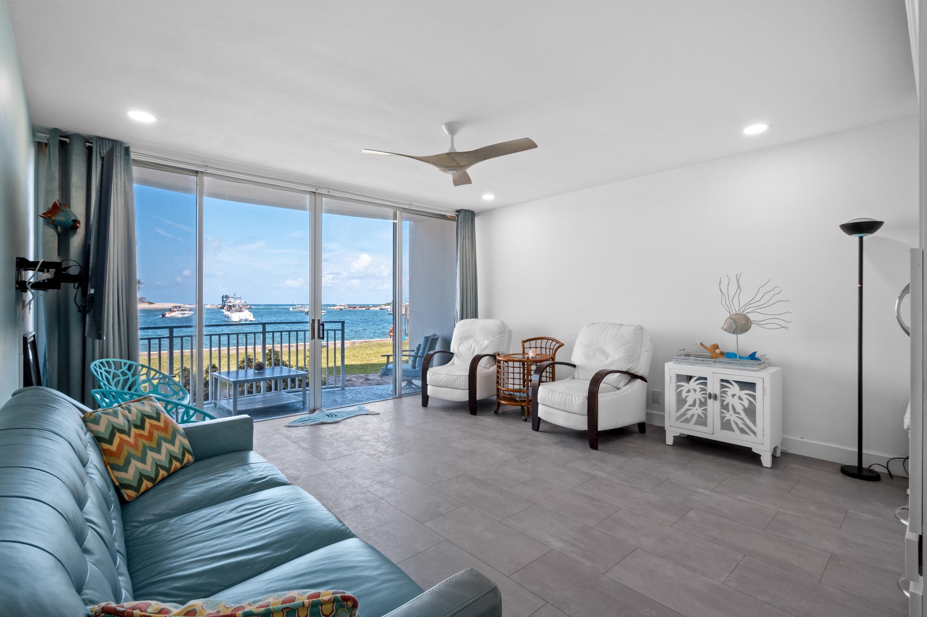HILLSBORO SHORES EXECUTIVE - Residential