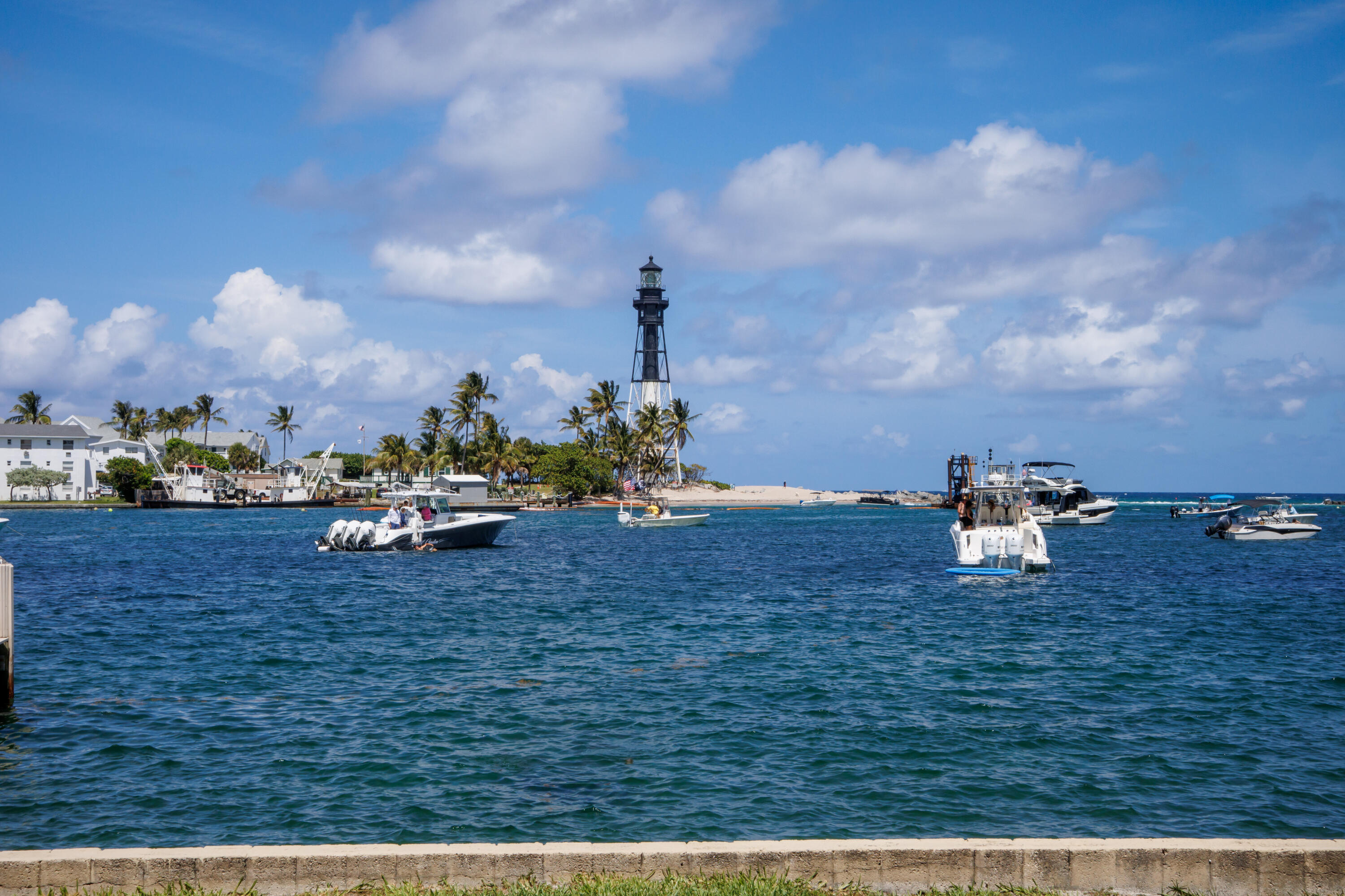 HILLSBORO SHORES EXECUTIVE - Residential
